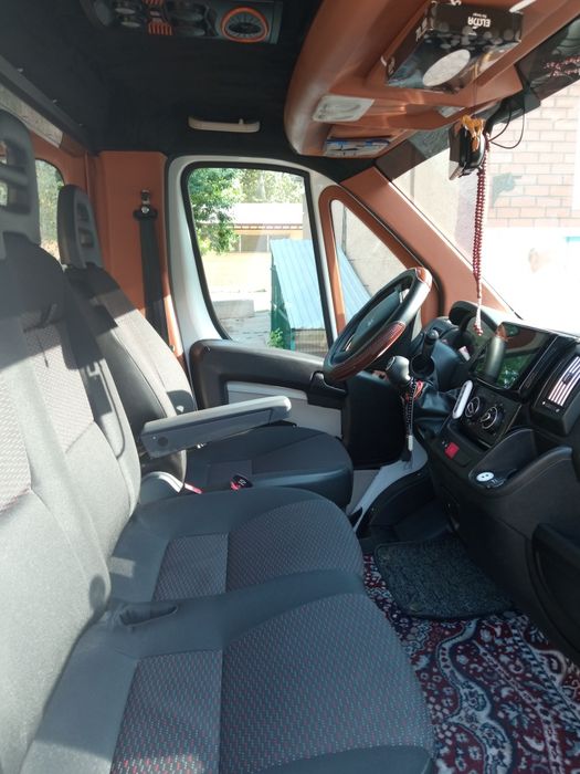 Срочно продам Микроавтобус Пежо боксер Мотор Мерс111 бензин.