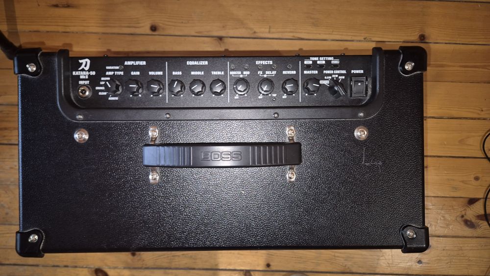 Китарен усилвател Boss Katana 50 MkII + Бежичен футсуич Xsonic Airstep Kat Edition (Комплект)