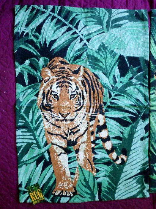 Постелка -баня.Килим букви,цифри,фигури.Възглавница Гепард.Килим Тигър