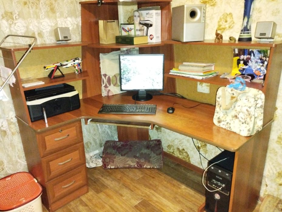 Компьютерный стол