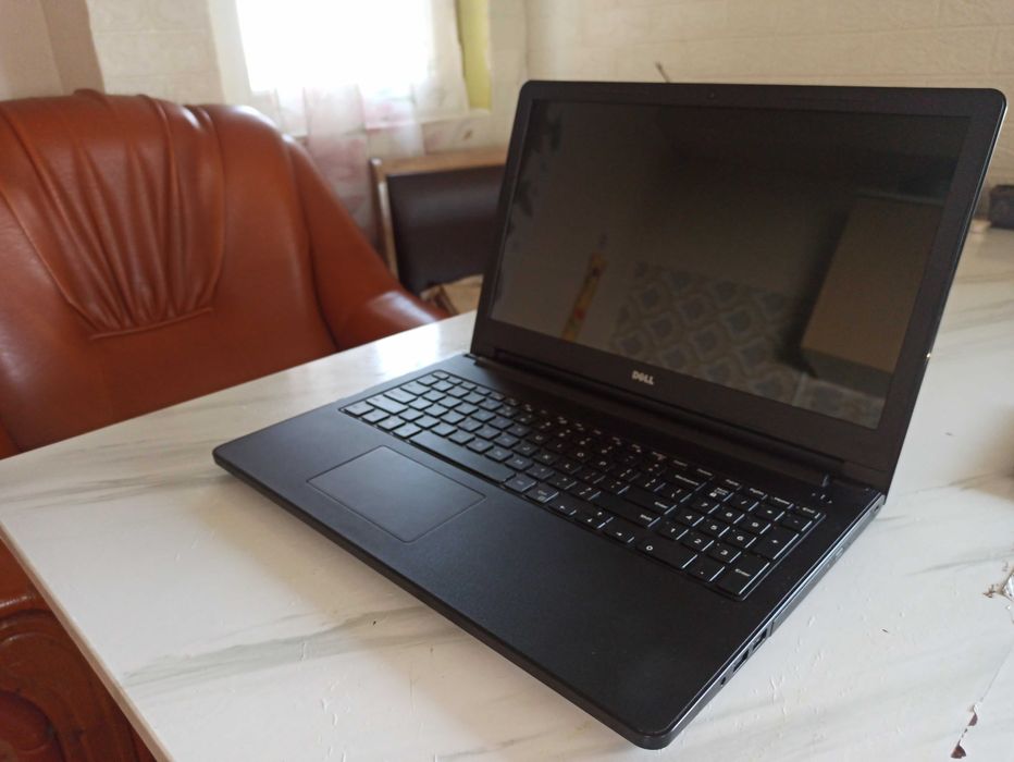 Dell Inspiron 15 3552 cu SSD