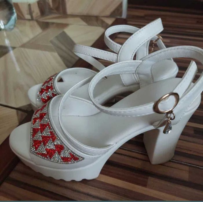 Sandale casual talpă înaltă cu pietricele