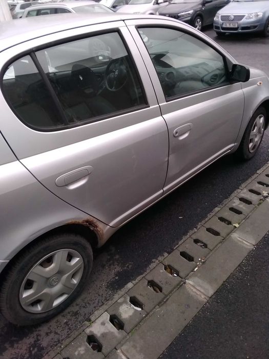 Vind Toyota Yaris 1.4 D, stare buna