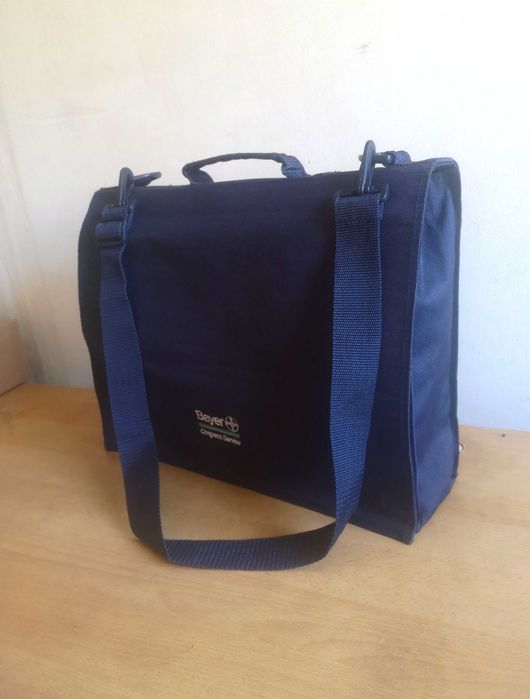 Geantă laptop    .