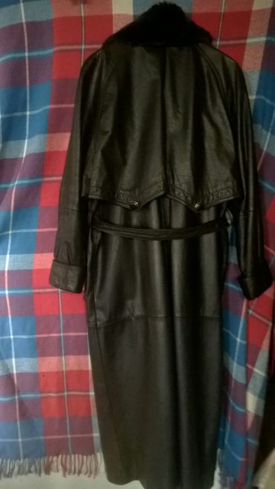 Новый  ОРИГИНАЛ.Кожаный женский плащ Турция с меховым воротником
