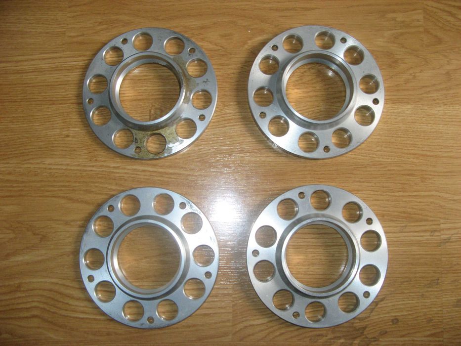 Подам поставки Lorinser