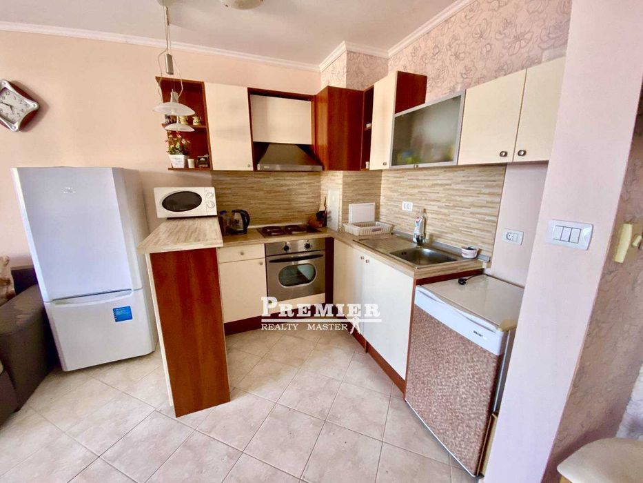 Продава се Двустаен апартамент в Свети Влас - 77 кв.м за 1429 €/кв.м - Снимка #2