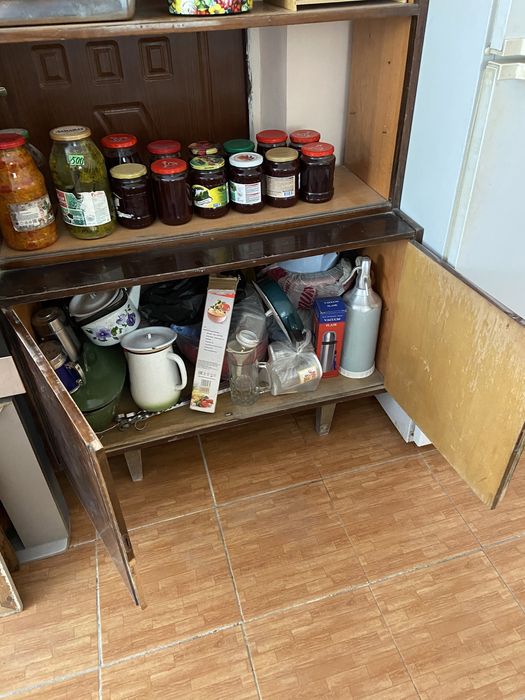 Срочно продам сервант советский