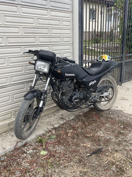 Vand kawasaki sau schimb cu cross sau motor cu acte
