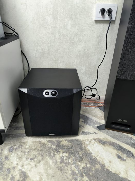 Сабвуфер Yamaha NS-SW200