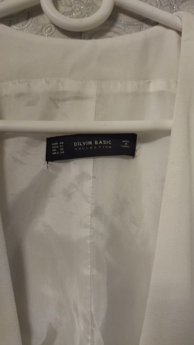 Жилетка белого цвета