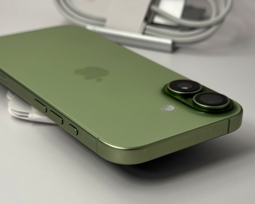 iPhone 17, 256GB, Sage, 99% батерия, КАТО НОВ, 2г. ГАРАНЦИЯ!