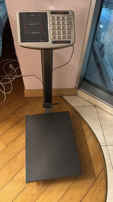 Продам новые весы