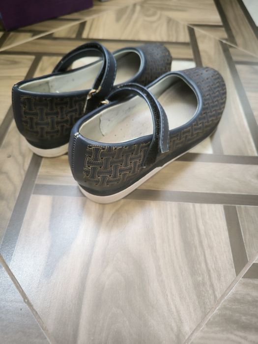 Туфли на девочку 29р