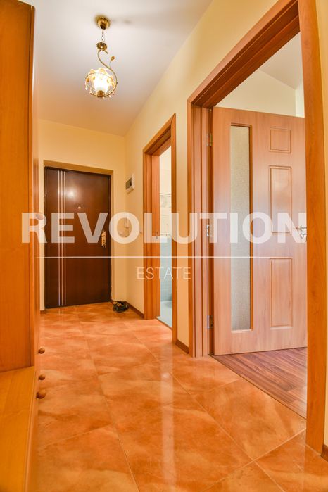 Тристаен апартамент в ж.к. Слатина.