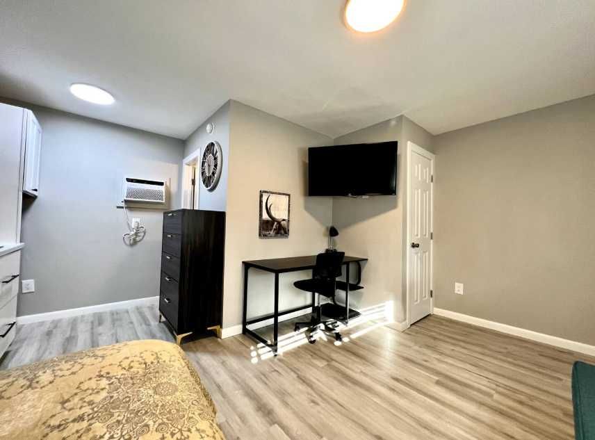 Дава се под наем Едностаен апартамент в София, Люлин 10 - 35 кв.м за 255 € - Снимка #2