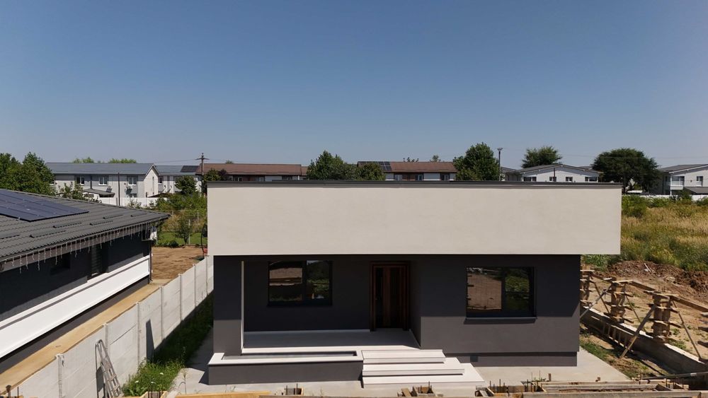 Casa 4 camere parter cu pompa caldura, incalzire in pardoseala, 10 kw panouri fotovoltaice Dragomiresti-Vale