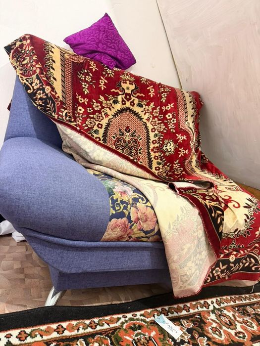 Диван мен екі кресло