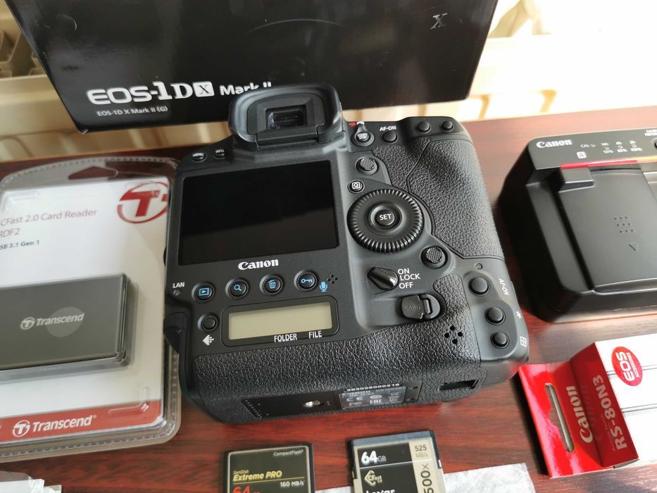 Canon 1DX Mark II + extra accesorii (ca nou)