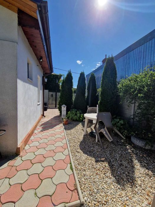 Vând casă Colentina+loc de parcare în curte