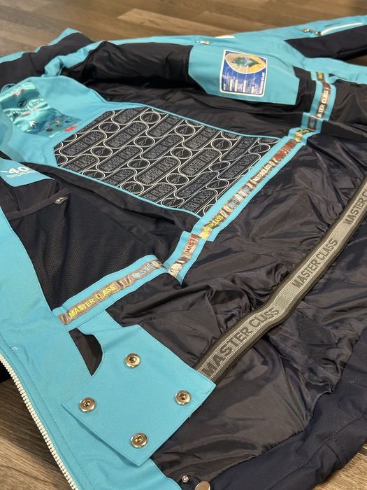 Горнолыжный костюм