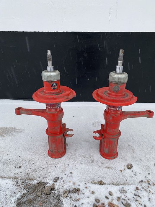 Продам стойки передние Ваз 2109-14,15.