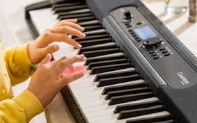 Преподаватель по классу СИНТЕЗАТОРА