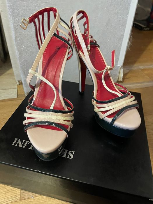 Обувь продам не дорого.