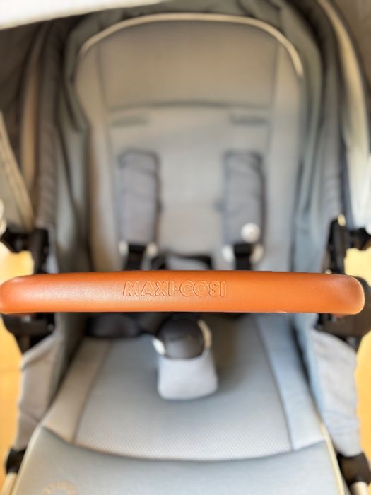 Maxi-Cosi количка - кошче Oria и система Addora 2