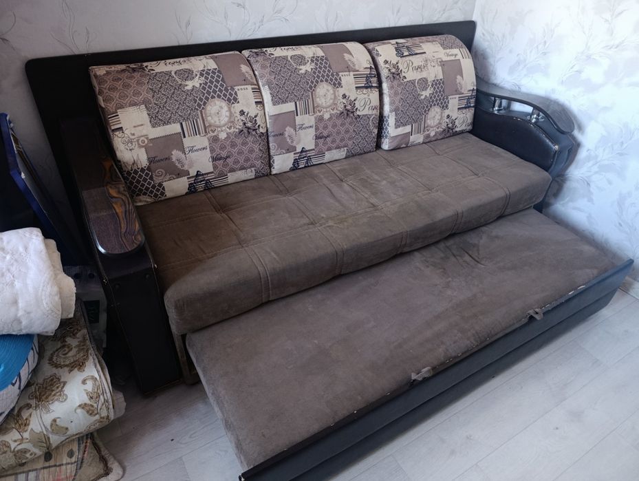 Продам диван кровать стол 3в1