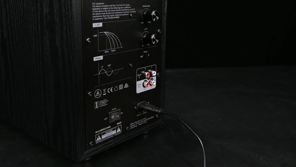 Продам сабвуфер Edifier T5S