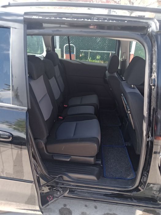 Продавам Мазда 5 на части