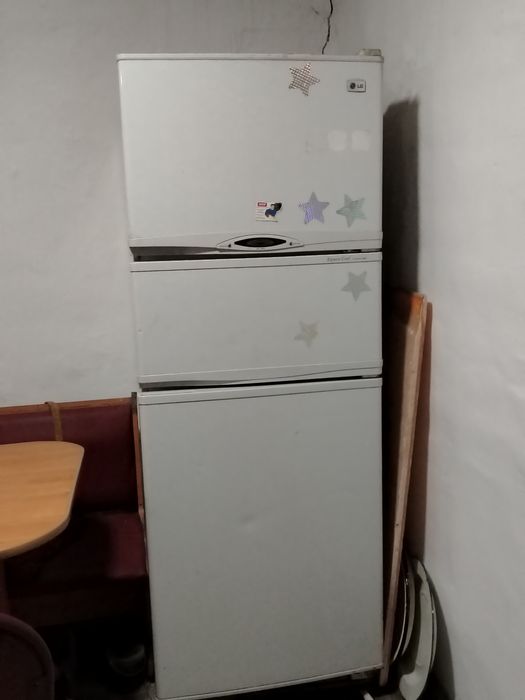 Продам Холодильник 3х камерный