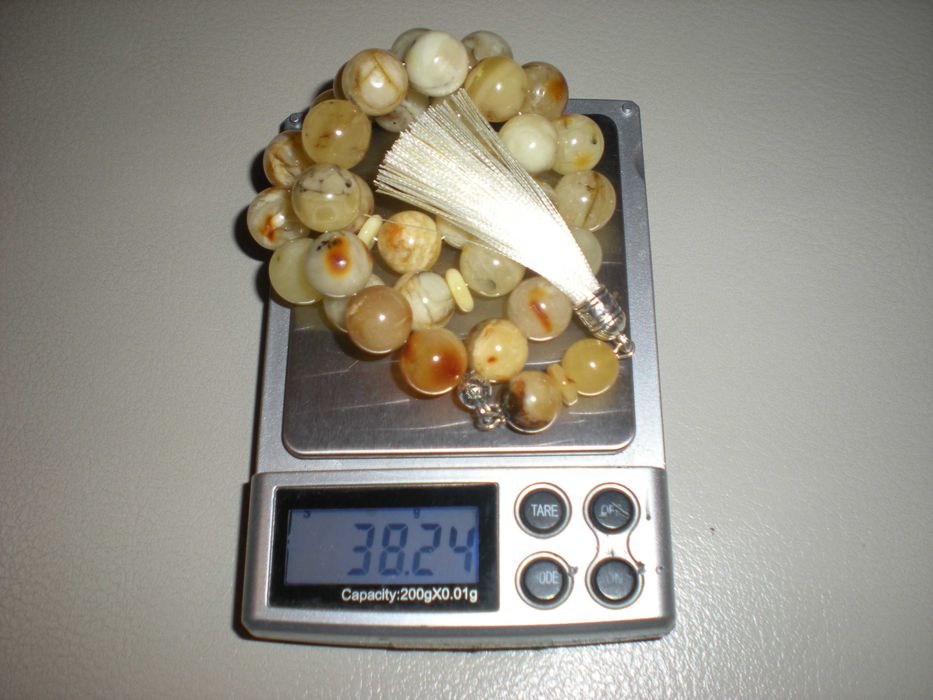 Кехлибарена броеница от балтийски кехлибар