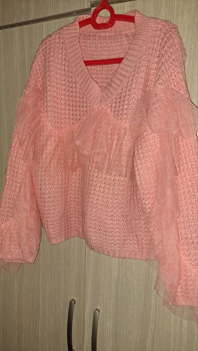 Продам вещи кордиган и кофточку есть и другие одежды