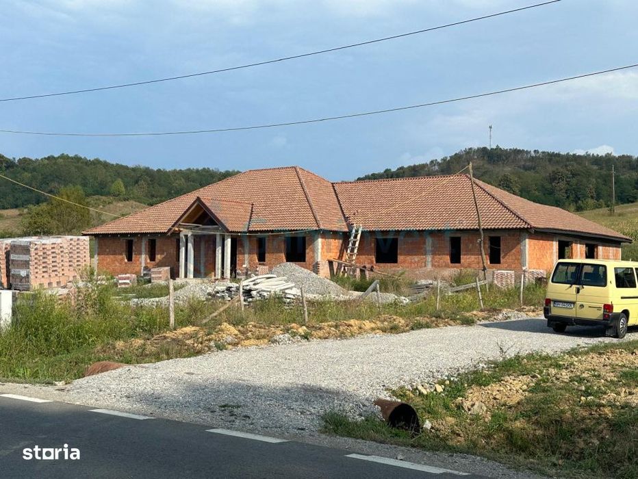 Teren si Constructie , la 40 km de Oradea, Bihor,Gaminvest,V3174