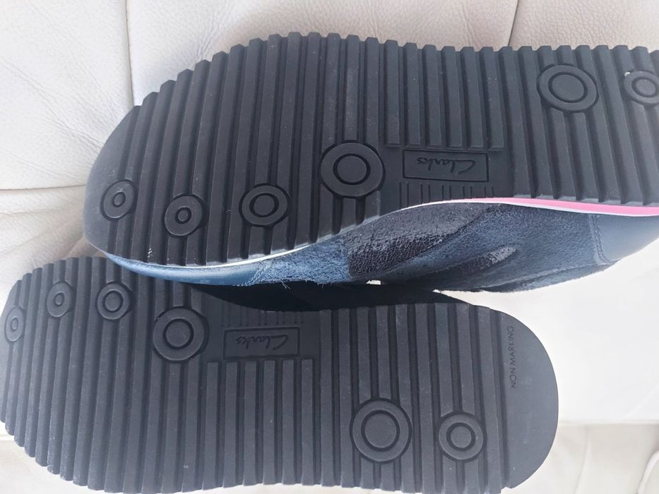Adidași Clarks noi