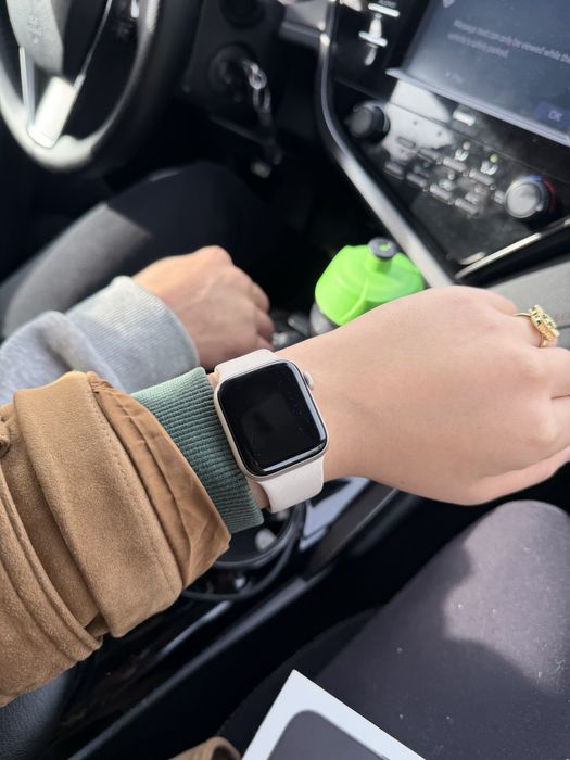 Apple watchSE, 40mm , оригинал