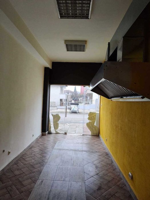 Дава се под наем Магазин в с. Лозенец, Област Бургас - 40 кв.м за 3315 € - Снимка #2