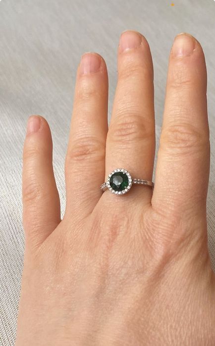Inel argint 925 cu piatră verde și zirconii (stil halo) – elegant