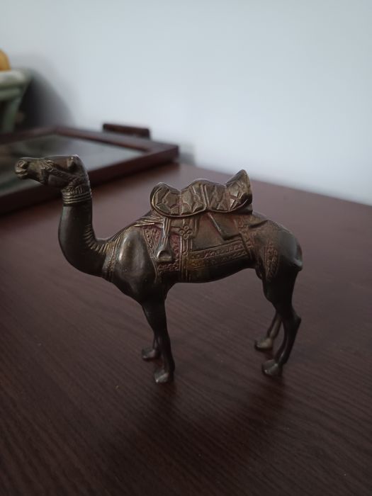 Cămilă din bronz