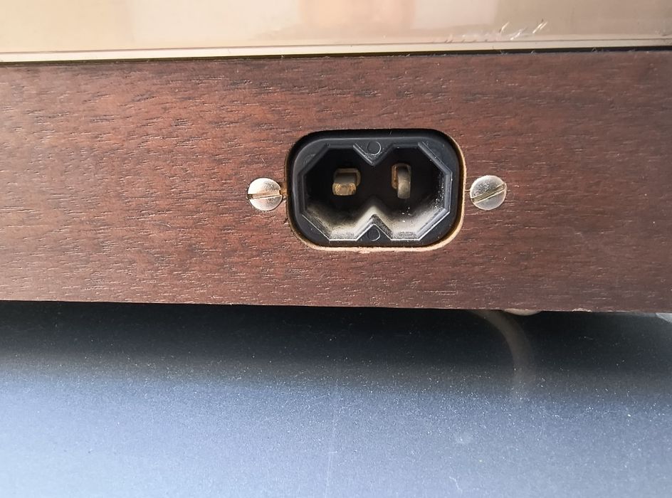 Грамофон и усилвател Philips, ретро