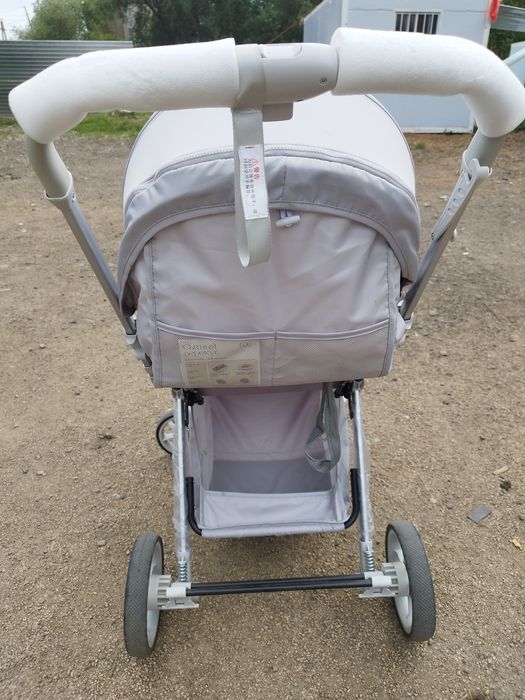 Продам новую колляску прогулочную