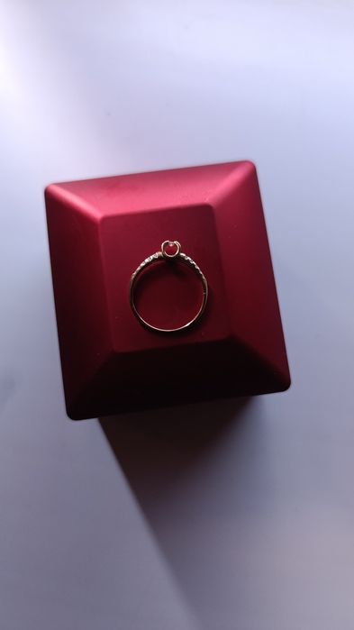 Золотое кольцо с бриллиантами