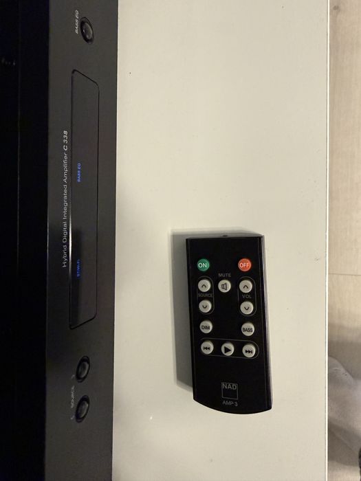 Amplificator Hybrid NAD C338