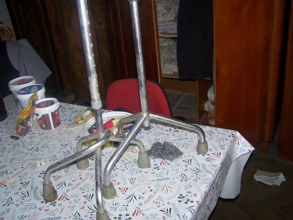 baston ortopedic cu 3, 4 piciore