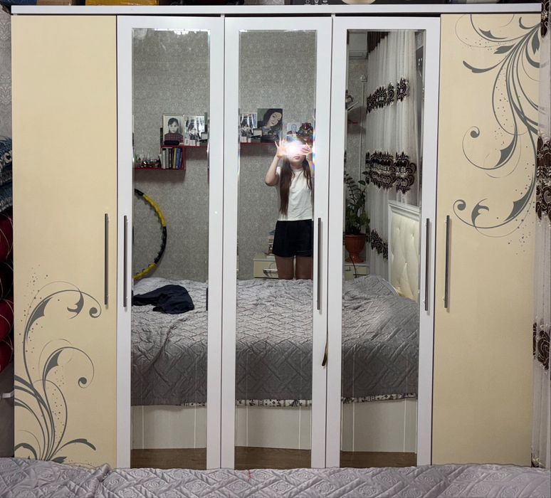 Продается спальный гарнитур