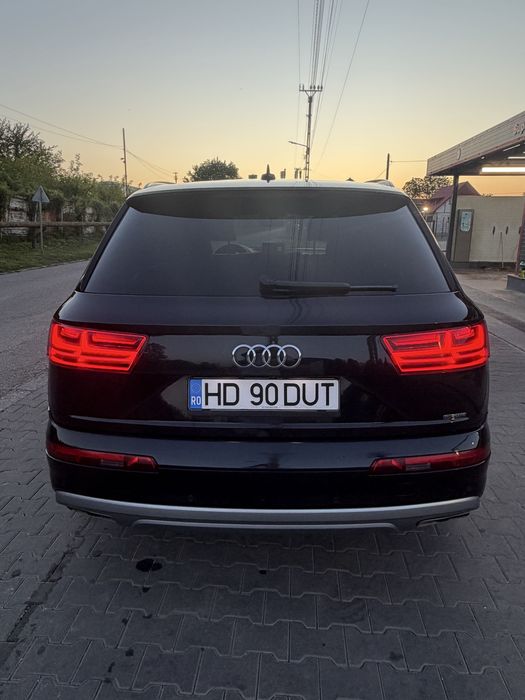 Vand audi q 8 s line