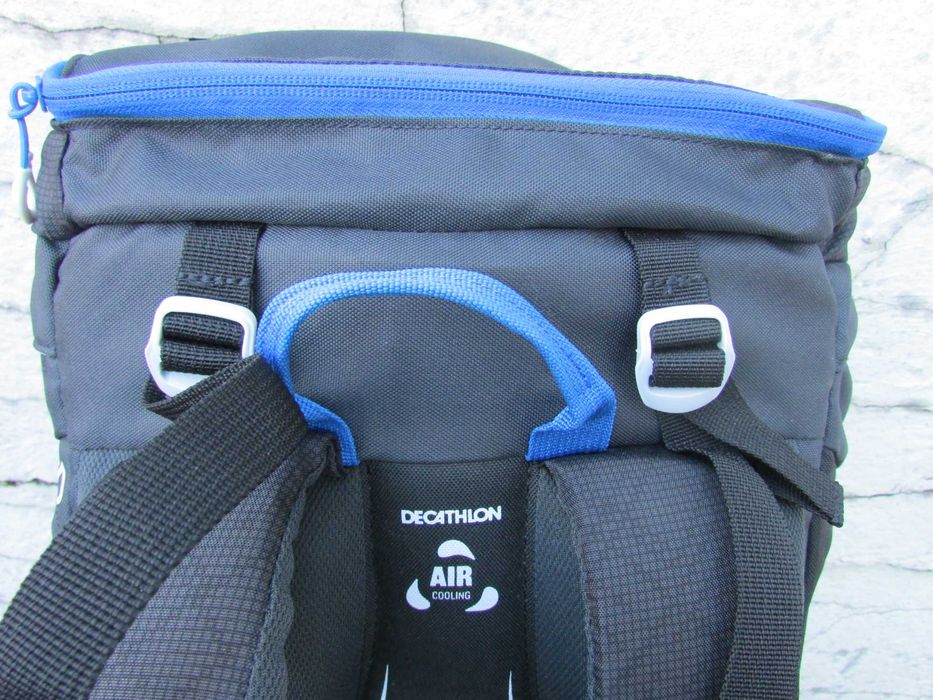 Туристическа раница Quechua Decathlon 30L