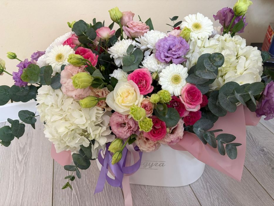 Әдемі үлкен гүл.